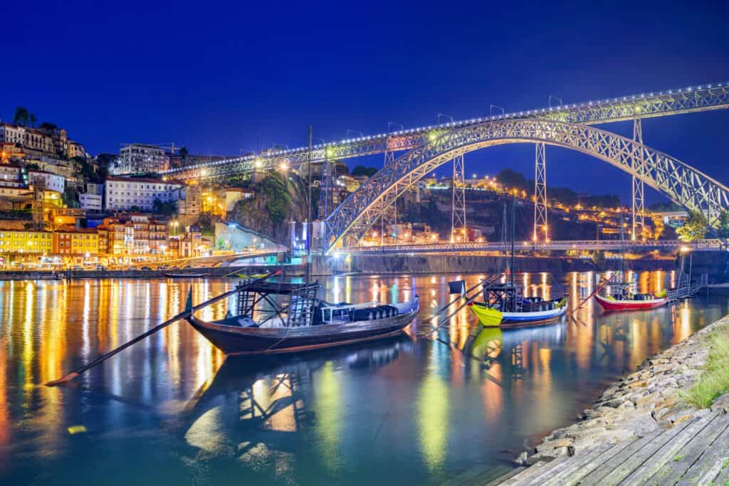 A bridge over a body of water in Porto.